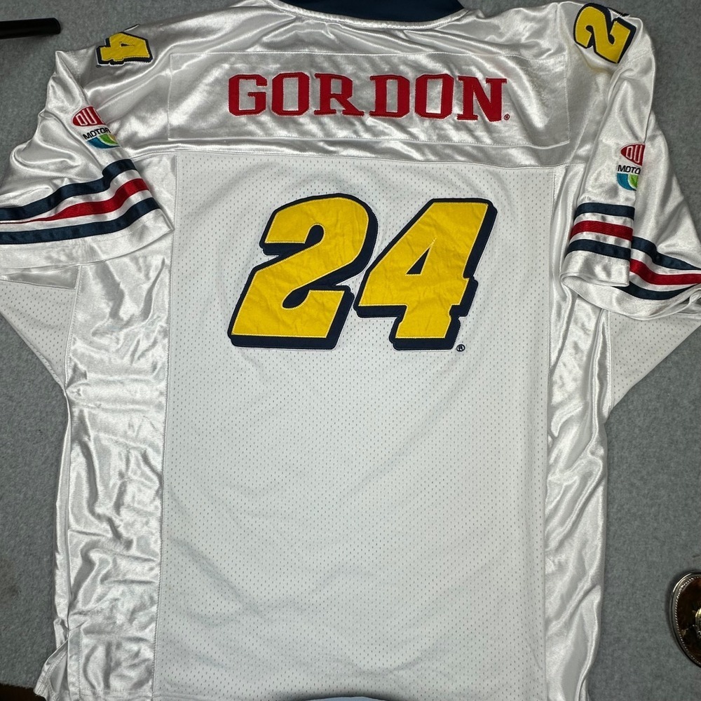 Chase Authentics Jeff Gordon 24 DuPont NASCAR Racing Jersey White No Size Tag